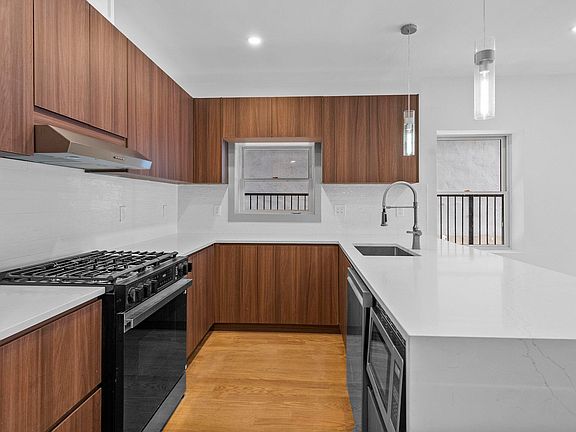 5th image of 600 Bramhall Ave Floor 1