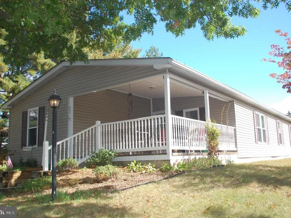 447 Manor House Ln, Souderton, PA 18964
