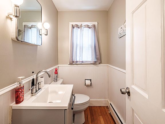 3rd image of 35 Belknap Street