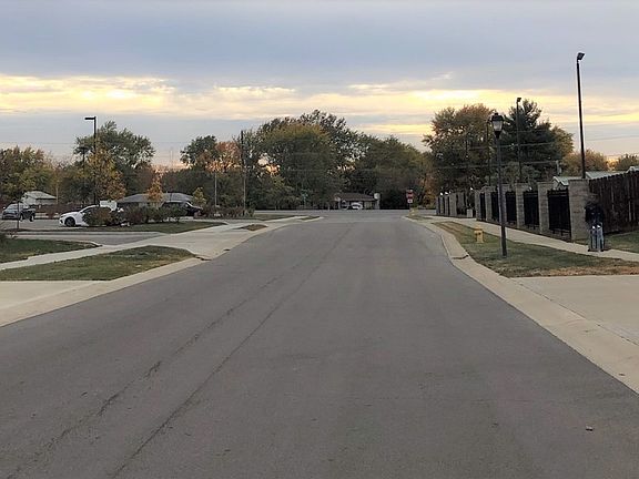 5th image of 517 Greenwood Trace Dr