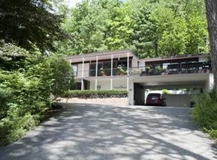 500 Barton Shore Dr, Ann Arbor, MI 48105