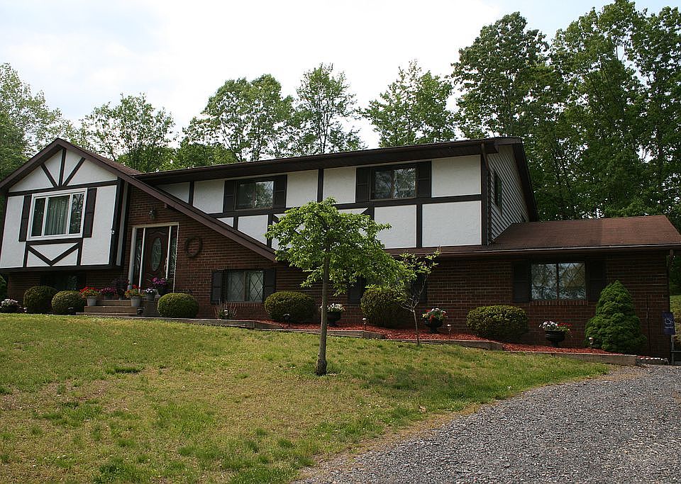 2nd image of 2330 Sandee Ln