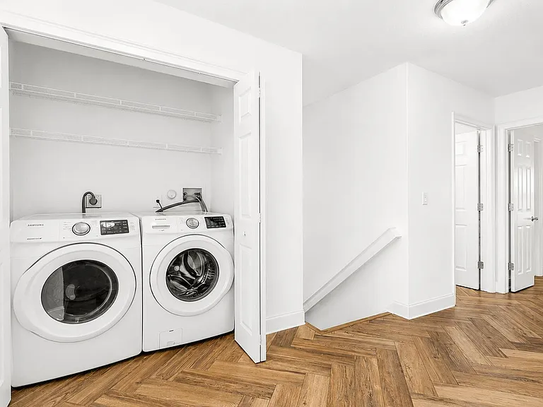 350 SW 8th St #2 — Photo 12