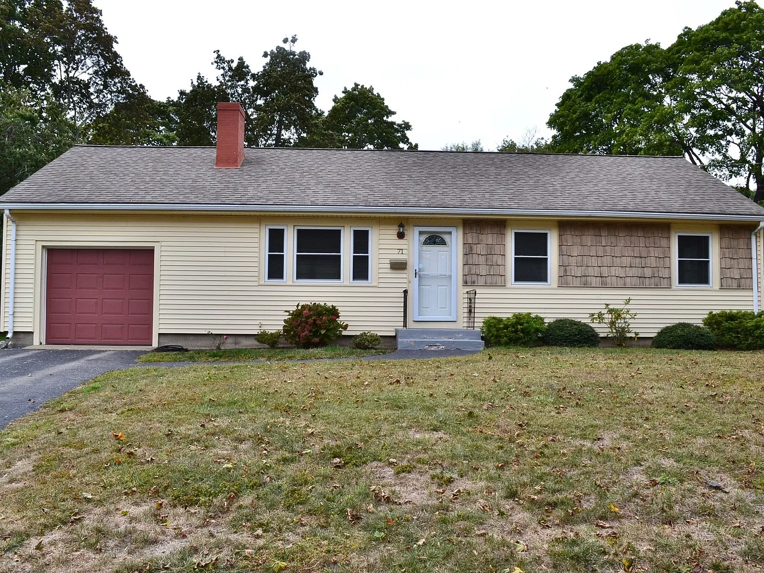 3 bed, 1.0 bath, 1014 sqft, $3,000 — Photo 1