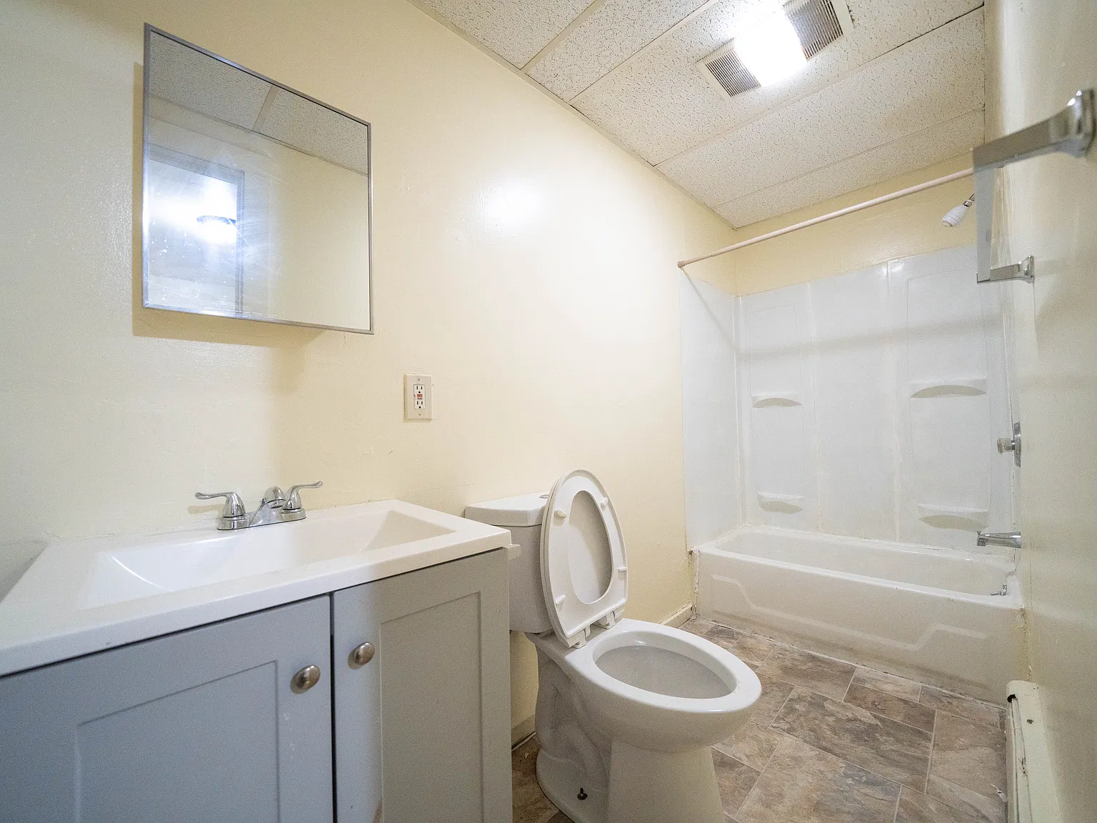 2 bed, 650 sqft, $1,295 — Photo 4