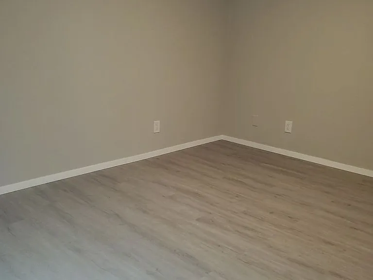 990 Mountain View Rd — Photo 14