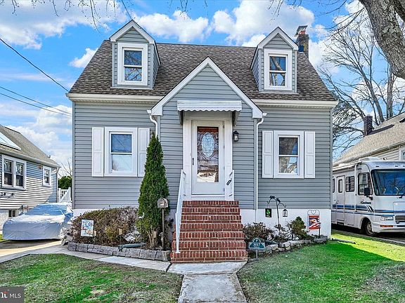 2nd image of 3017 Parktowne Rd