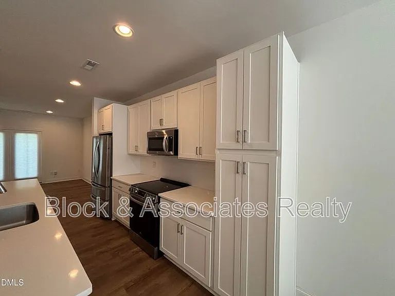 5710 Parker Pines Ct — Photo 18