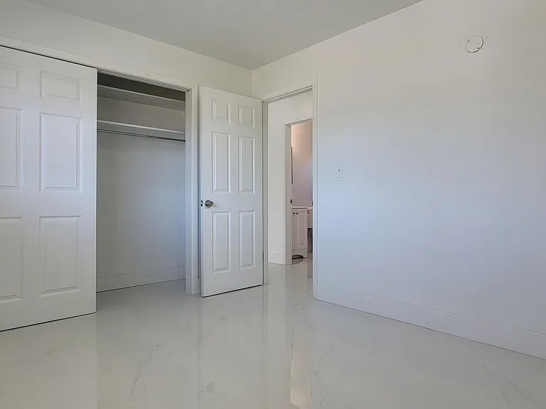 615 Joel Blvd #A — Photo 10