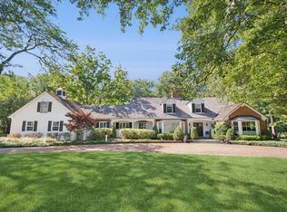 32 Meadowview Dr, Northfield, IL
