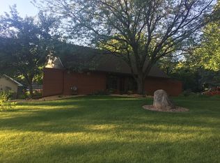 1700 E Otonka Trl, Sioux Falls, SD 57103