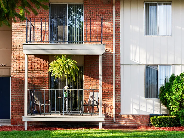 Bridgewood Apartments — Photo 12