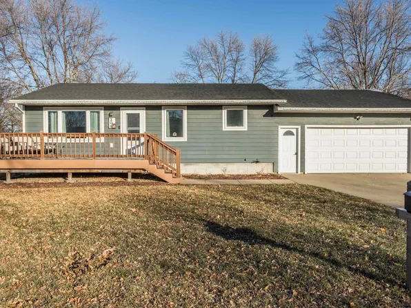 206 W 7th St, Hartford, SD 57033