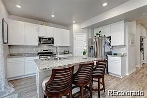 4 bed, 2.5 bath, 1954 sqft, $3,100 — Photo 2
