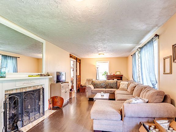3rd image of 4816 Parva Dr
