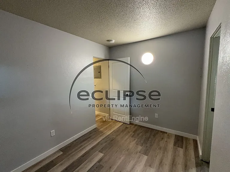 Summit View Apartments — Photo 101