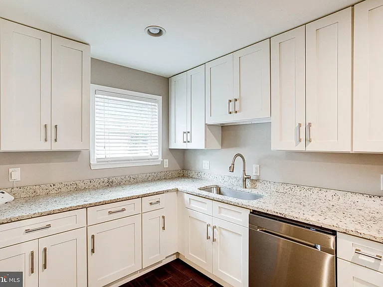 2648 Bowen Rd SE — Photo 16