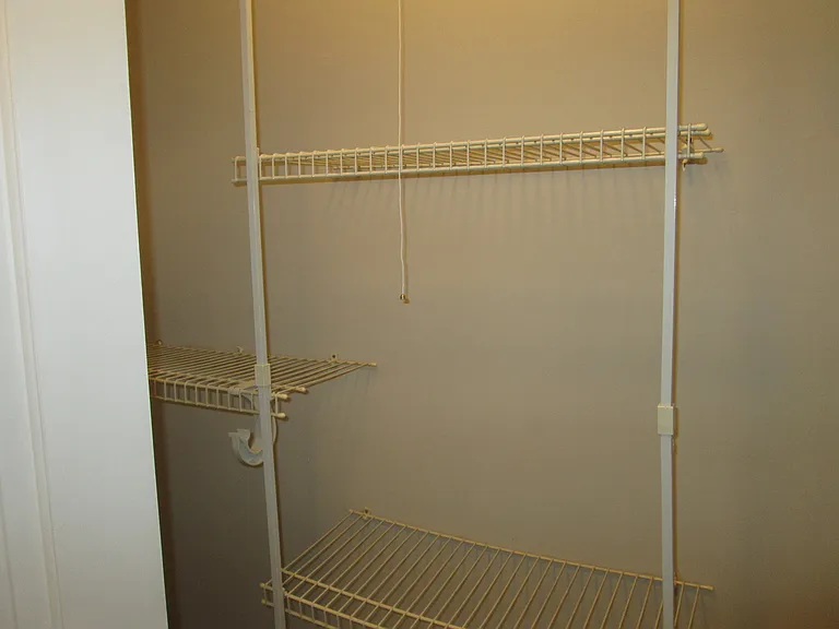 800 Brook Dr #6 — Photo 12