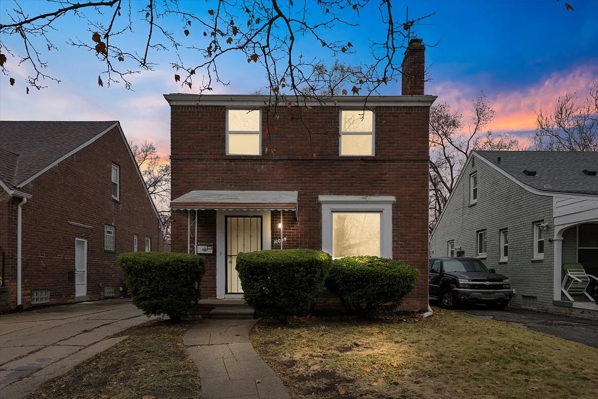 11059 Lakepointe Street — Photo 2