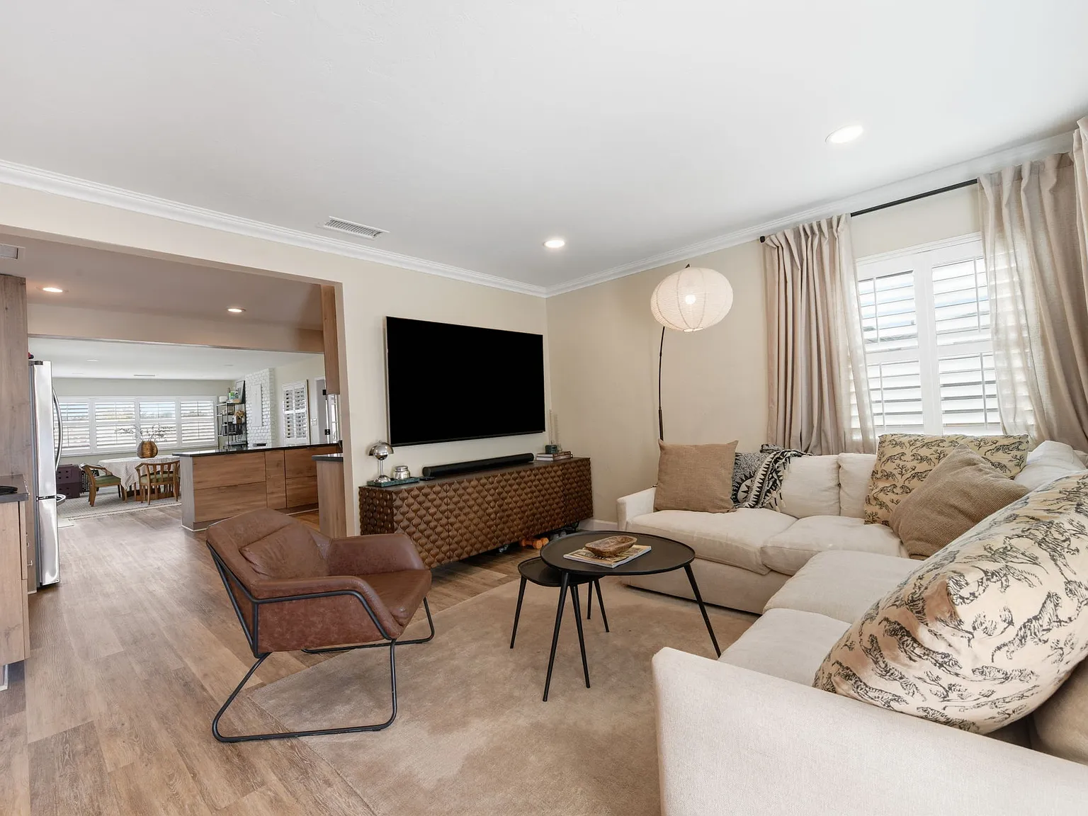 3 bed, 1344 sqft, $4,995 — Photo 3
