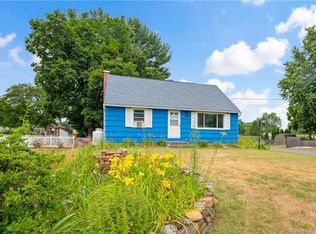 4 Middlesex Dr, Enfield, CT 06082