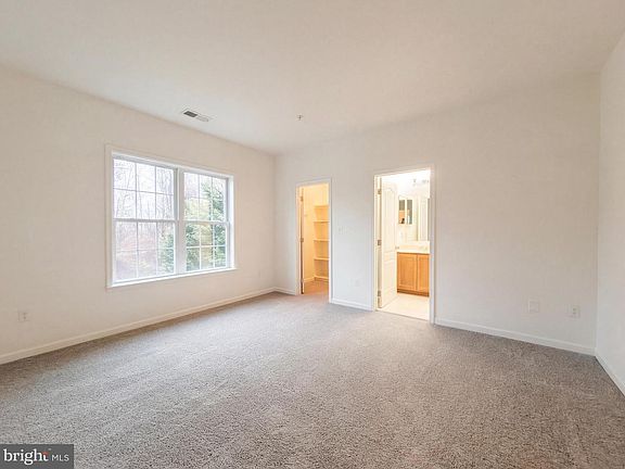 4th image of 4012 Bridle Ridge Rd