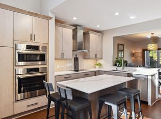 135 Edgewood Ct, Wayzata, MN 55391