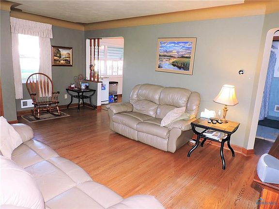 3rd image of 3203 Cragmoor Ave