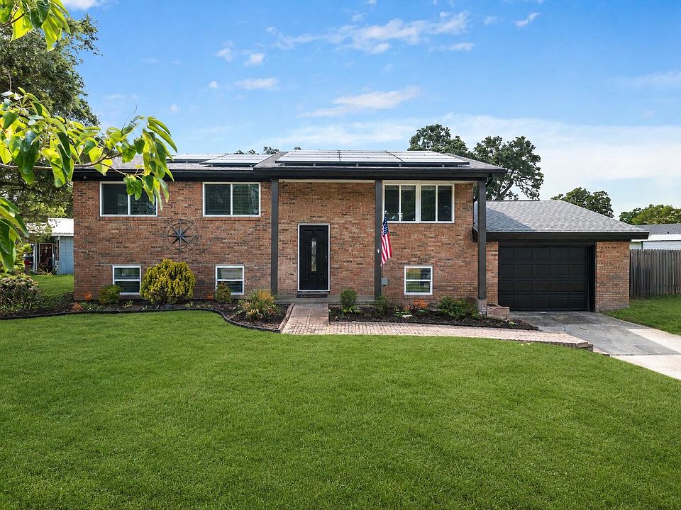 1st image of 102 Robinwood Dr NW
