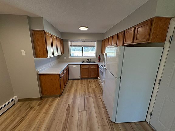 5th image of 111 21st St W #1