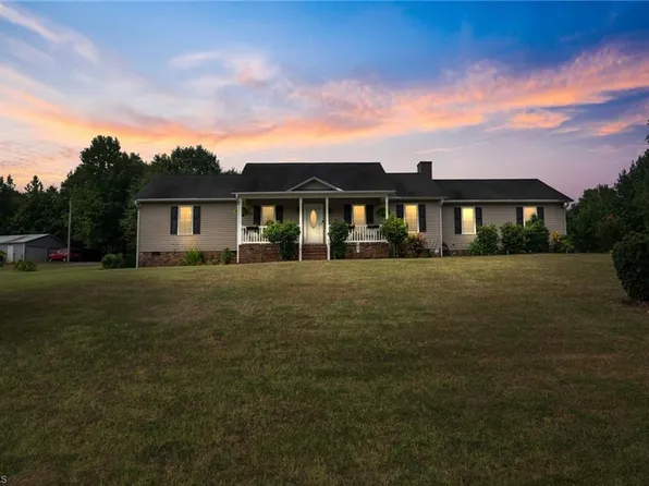 310 Dogwood Acres Ln, Madison, NC 27025