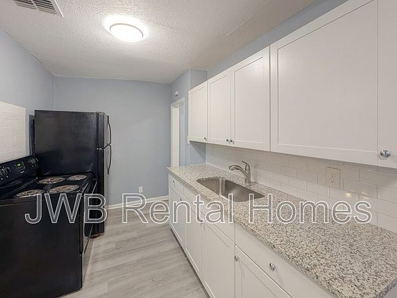 3rd image of 1530 W 10th St