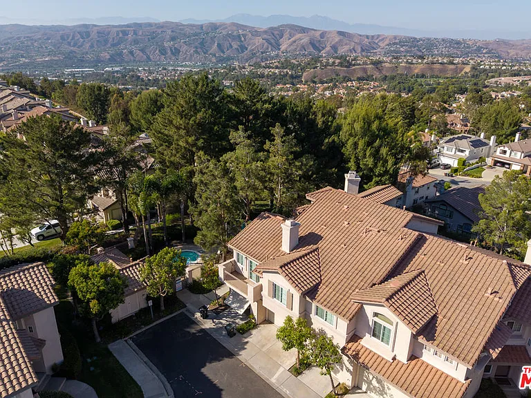 1010 S Farralon Ln — Photo 23