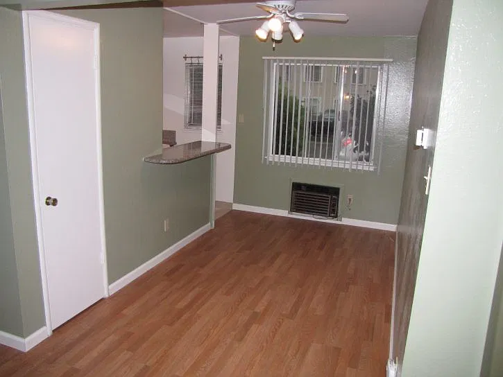 1729 G St — Photo 3