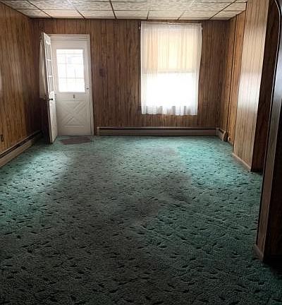 3rd image of 810 W Norwegian St