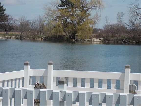 2nd image of 240 Lakeview Dr