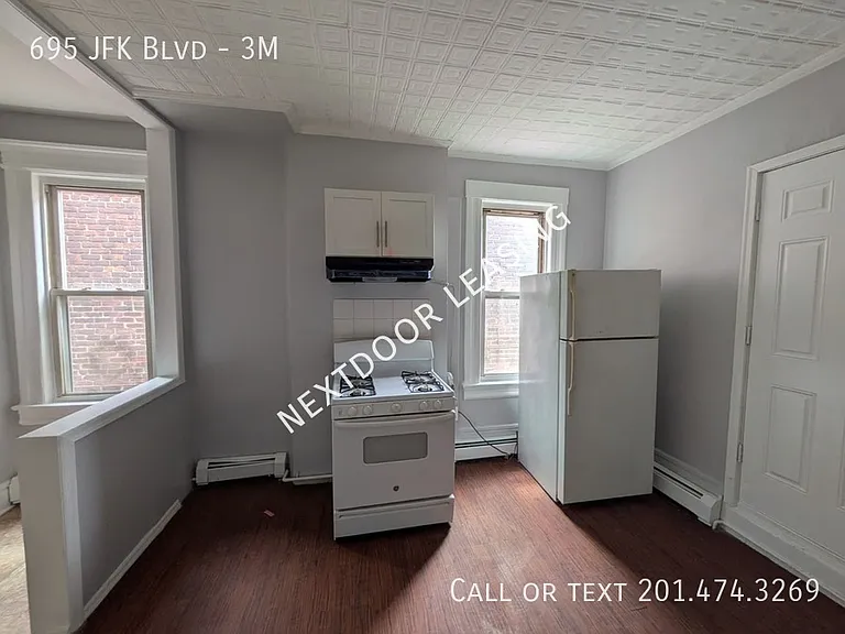 695 John F Kennedy Blvd #3M — Photo 2