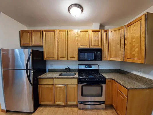 Rented by Astoria Realty | media 2