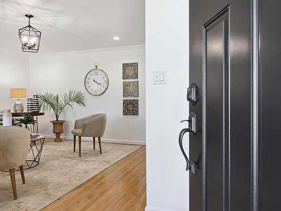4th image of 8410 Diane Ct