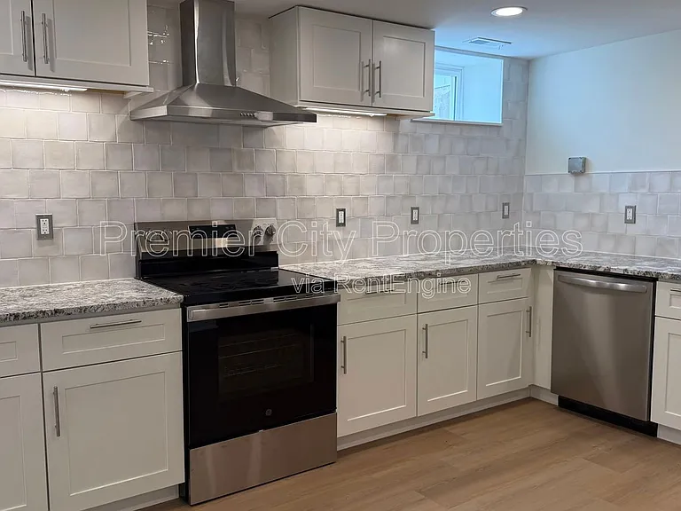 240 McGregor Ave #1 — Photo 13