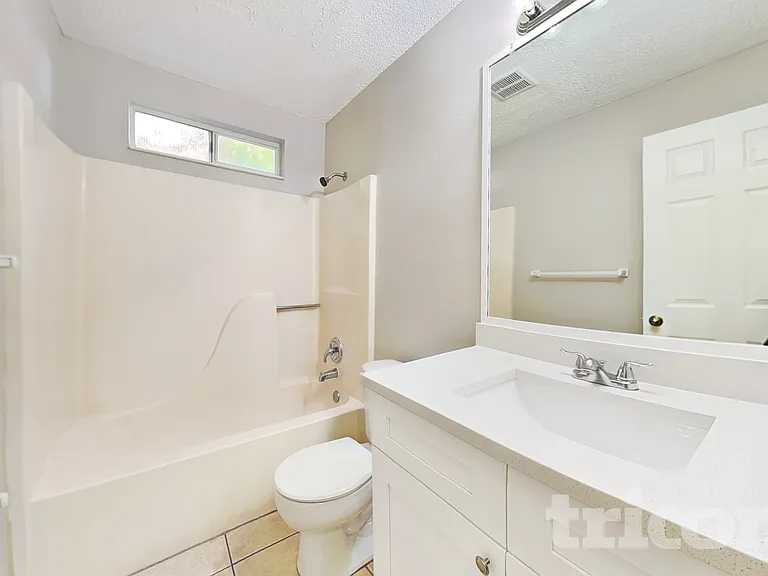 2415 Woody Trace Ln — Photo 19