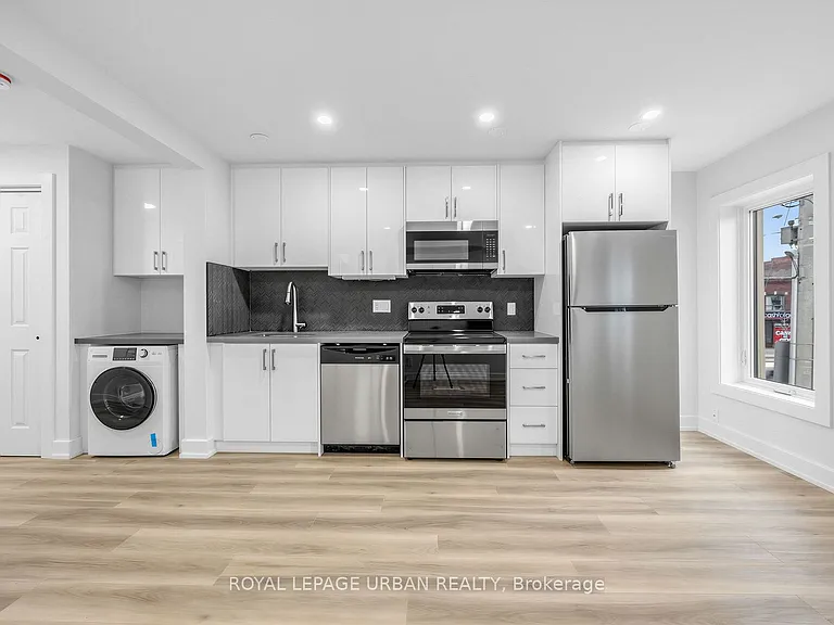 851 Danforth Ave #B — Photo 3