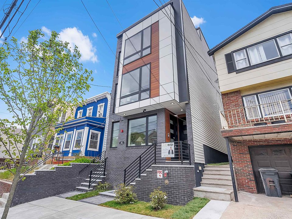 1st image of 82 Pamrapo Ave