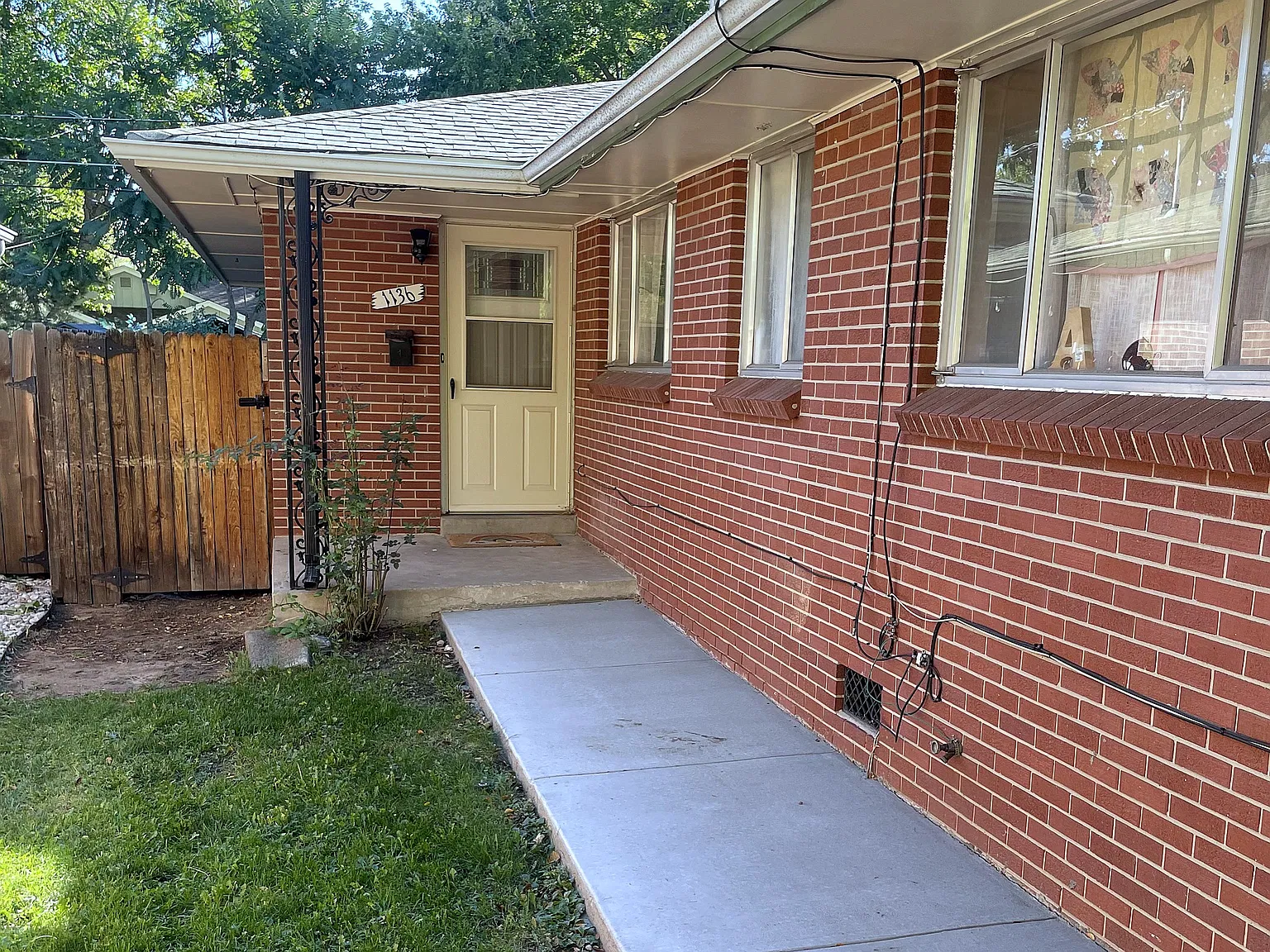 1136 Krameria St — Photo 2