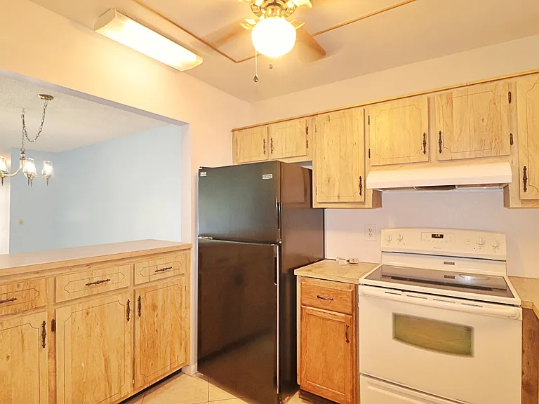 831 Timberview Dr #C — Photo 6