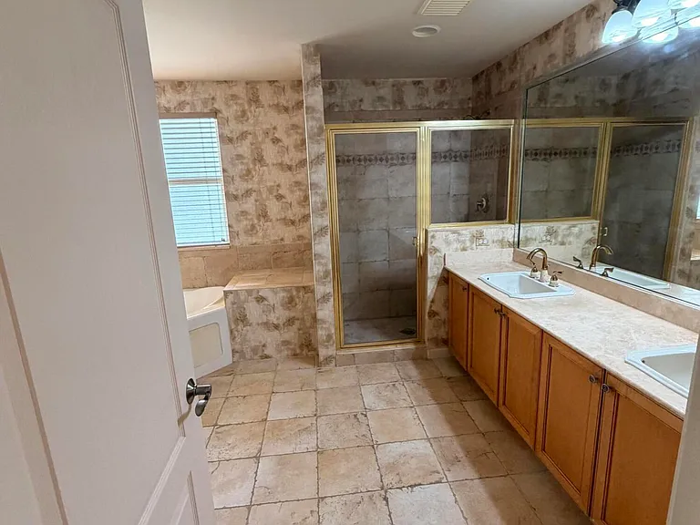108 Kensington Way — Photo 21