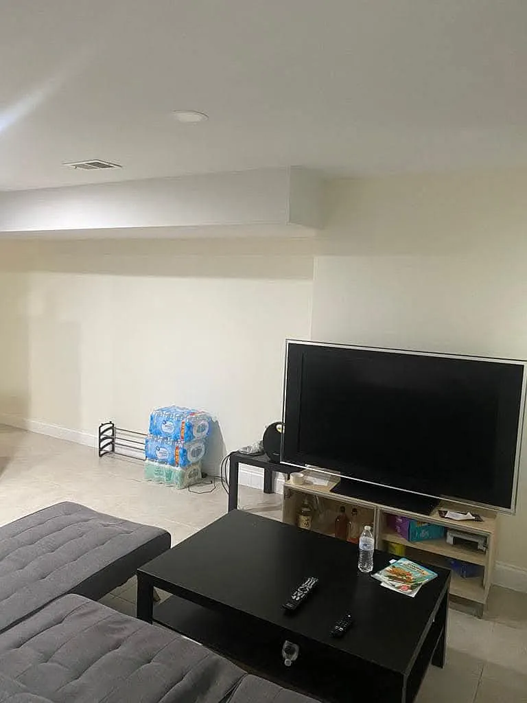 3 bed, 1250 sqft, $3,075 — Photo 3