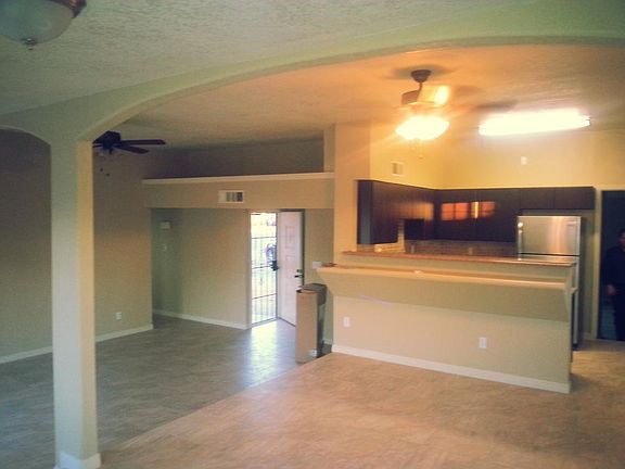 2nd image of 10809 Ivanhoe Dr