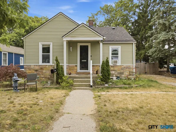 1508 Slayton Ave, Grand Haven, MI 49417