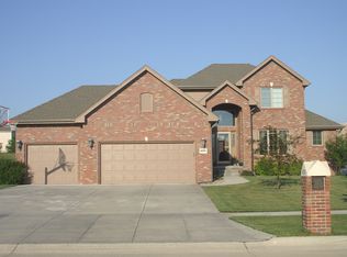 6700 S Ridge Dr, Lincoln, NE 68512